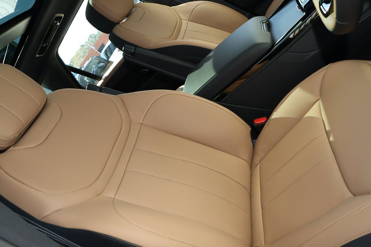 2025 Land Rover Range Rover Sport D300 Dynamic SE L461