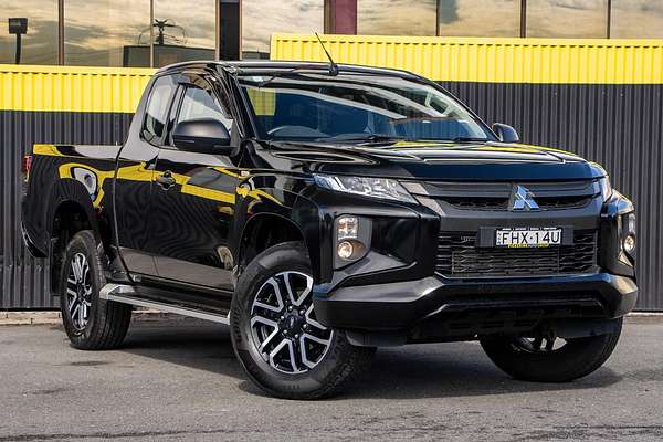 2022 Mitsubishi Triton GLX+ MR 4X4