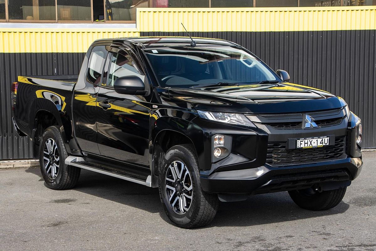 2022 Mitsubishi Triton GLX+ MR 4X4