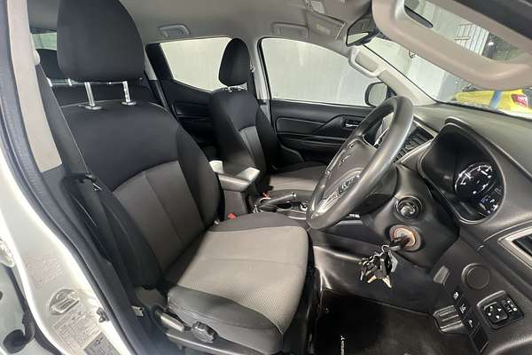 2019 Mitsubishi Triton GLX+ MR 4X4