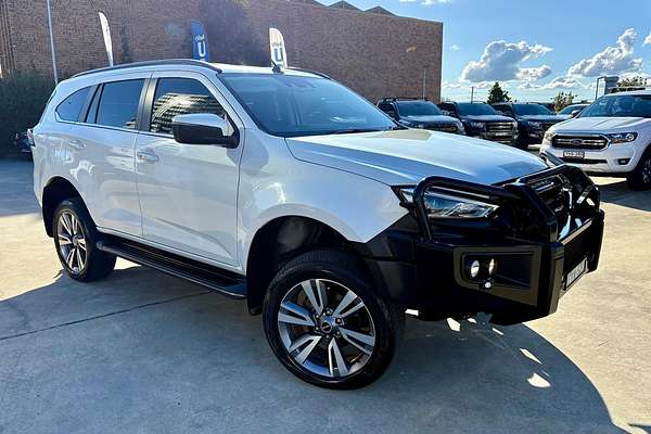 2023 Isuzu MU-X LS-T