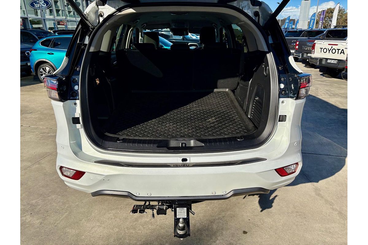 2023 Isuzu MU-X LS-T