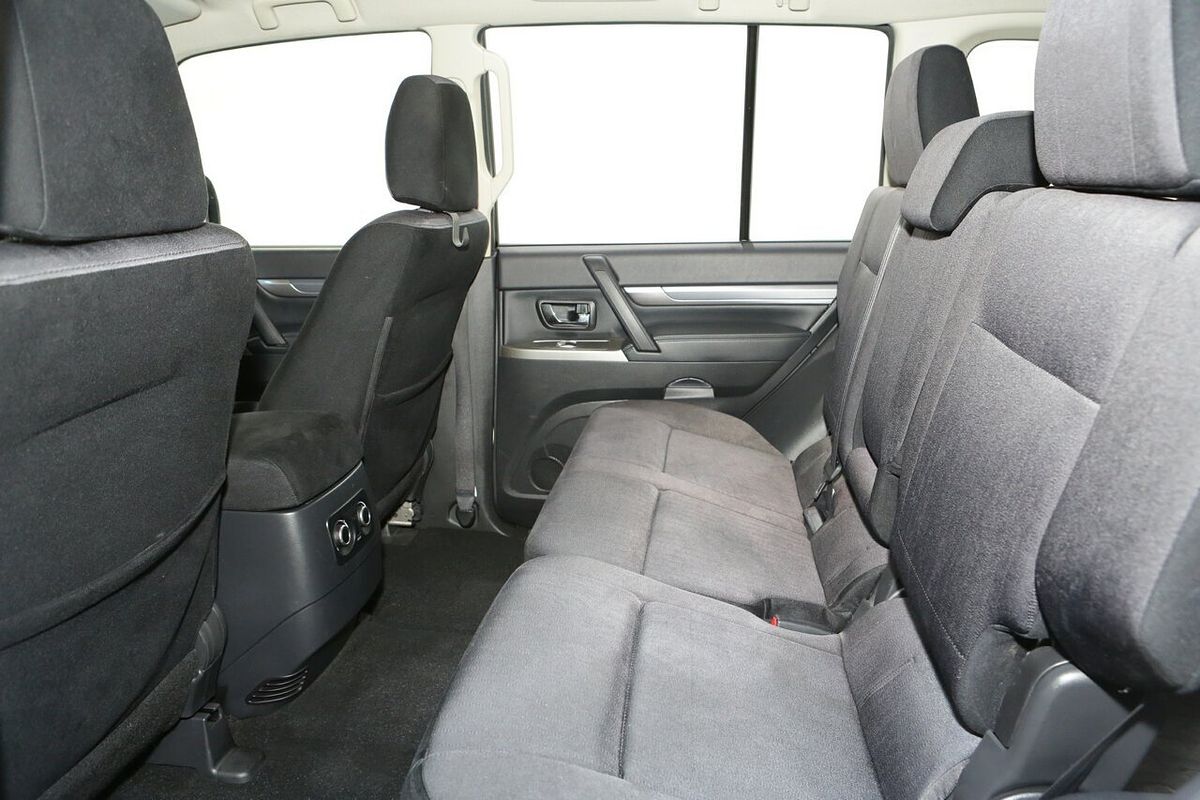 2019 Mitsubishi Pajero GLX NX