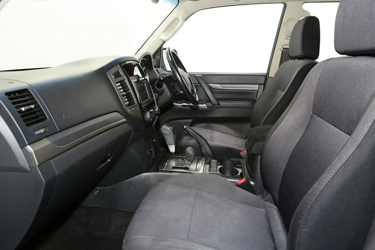 2019 Mitsubishi Pajero GLX NX