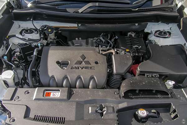 2018 Mitsubishi Outlander ES ADAS ZL