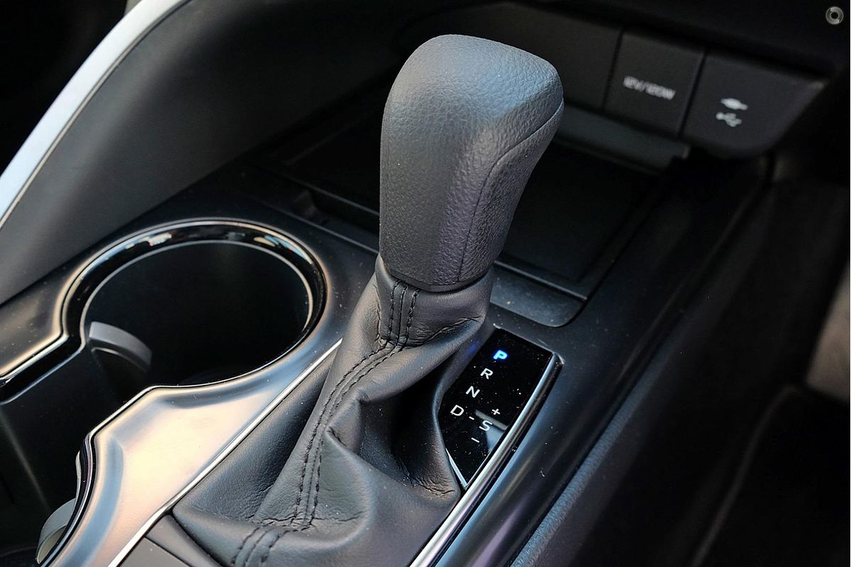 2020 Toyota Camry Ascent AXVH70R