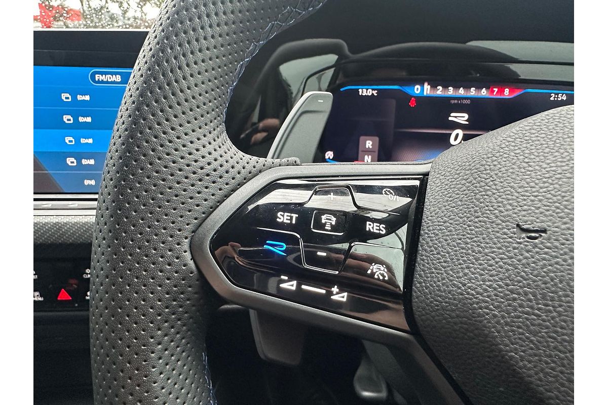 2022 Volkswagen Golf R 8