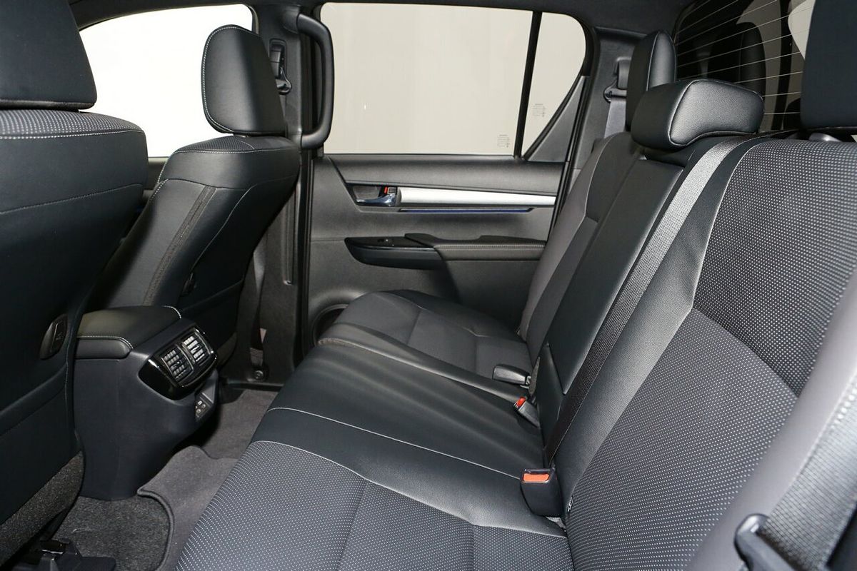 2024 Toyota Hilux Rogue 48V GUN126R 4X4