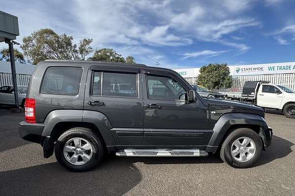 2011 Jeep Cherokee Sport KK