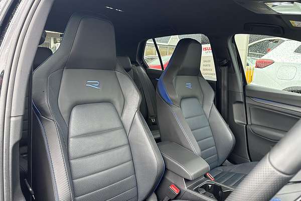 2022 Volkswagen Golf R 8