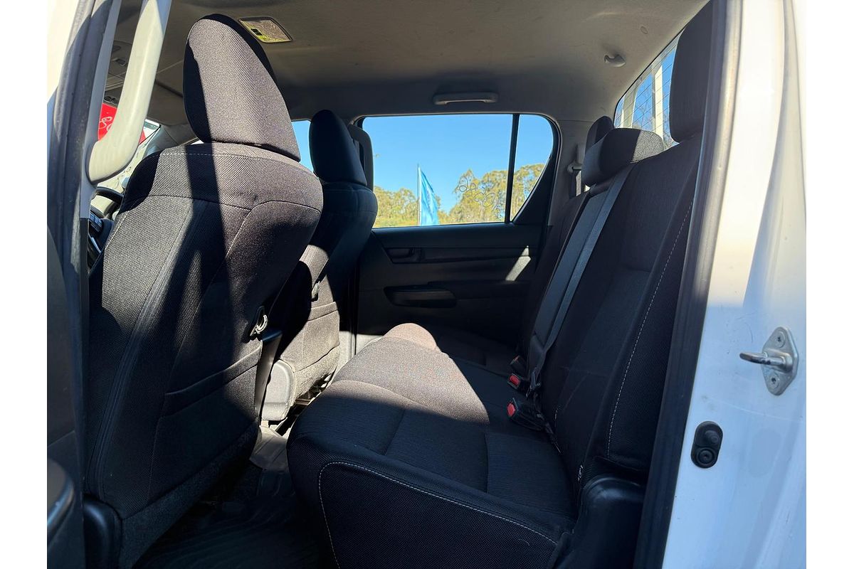 2016 Toyota Hilux SR GUN126R 4X4