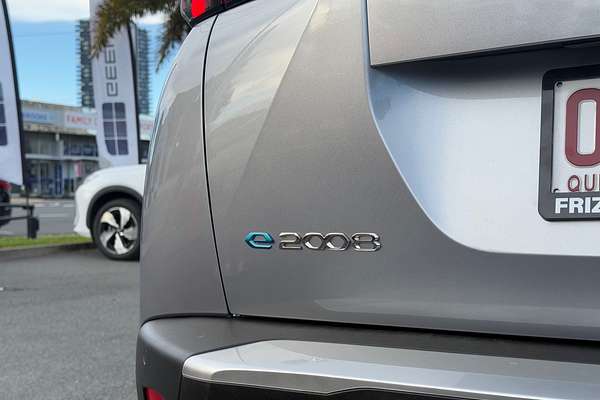 2023 Peugeot e-2008 GT P24
