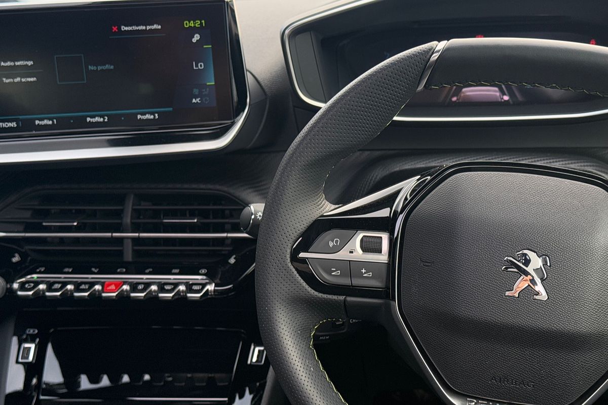 2023 Peugeot e-2008 GT P24