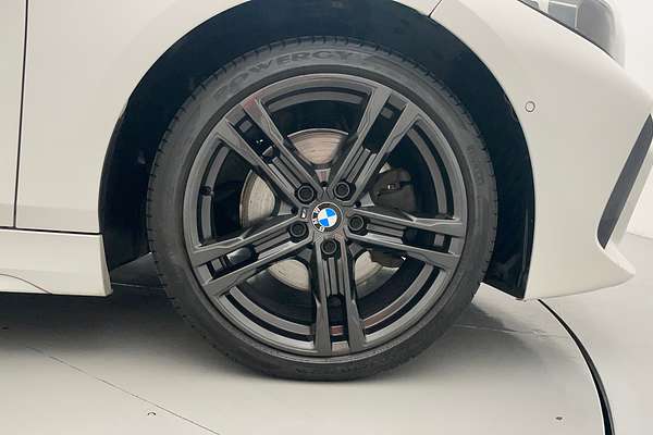 2019 BMW 1 18i M SPORT F40