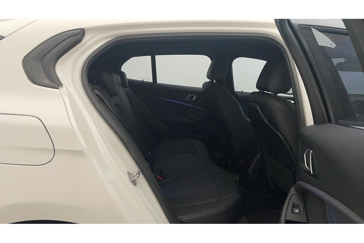 2019 BMW 1 18i M SPORT F40