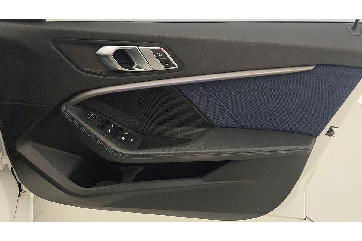 2019 BMW 1 18i M SPORT F40