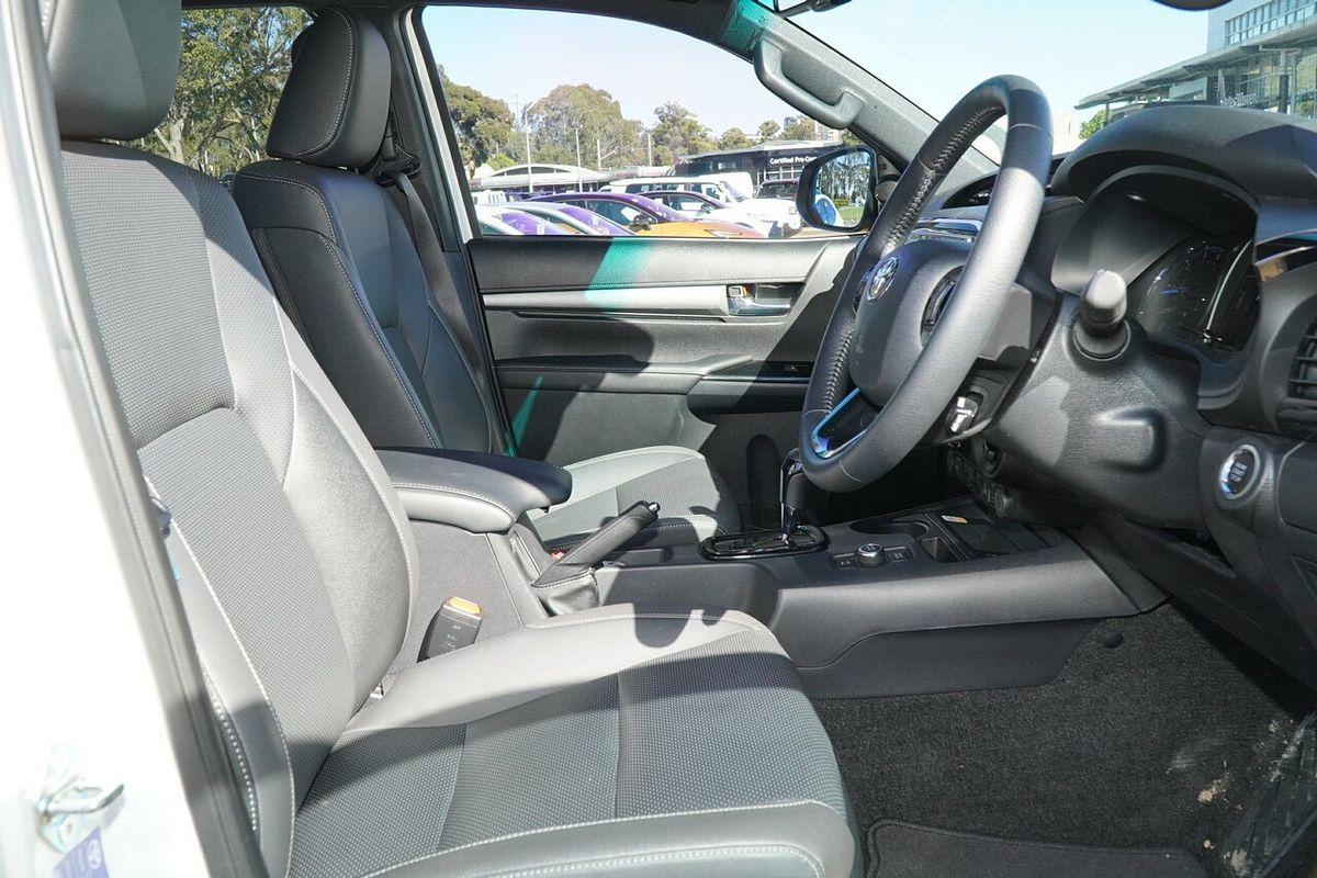 2024 Toyota Hilux Rogue 48V GUN126R 4X4
