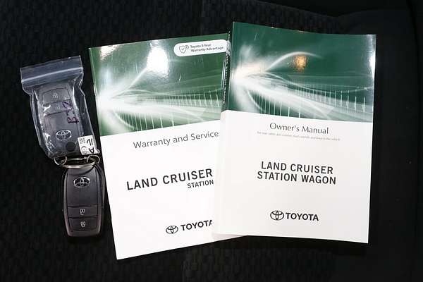 2024 Toyota Landcruiser GXL FJA300R