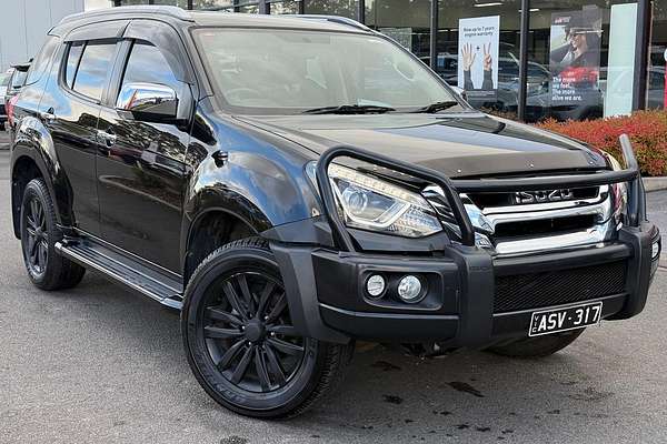 2017 Isuzu MU-X LS-T