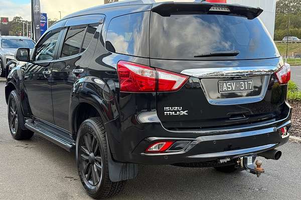2017 Isuzu MU-X LS-T