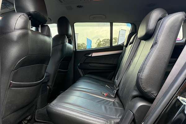 2017 Isuzu MU-X LS-T