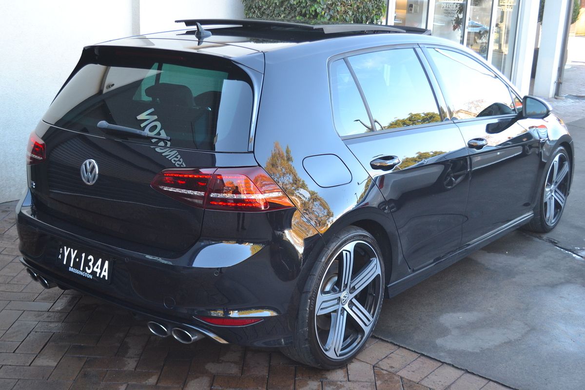 2015 Volkswagen Golf R 7