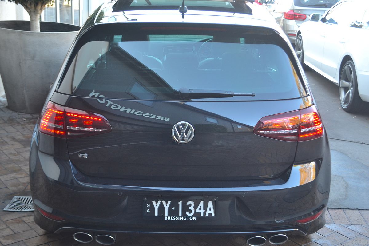 2015 Volkswagen Golf R 7