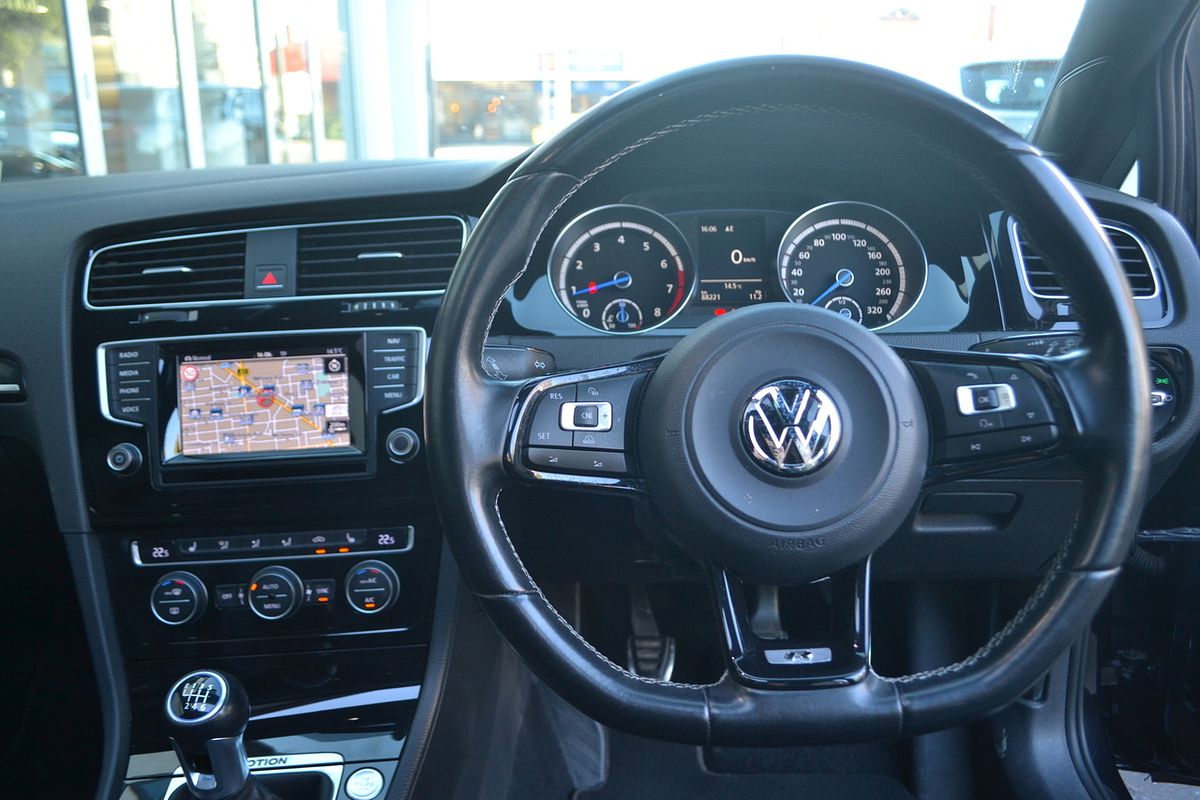2015 Volkswagen Golf R 7