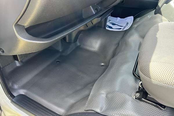 2014 Toyota Hiace KDH221R