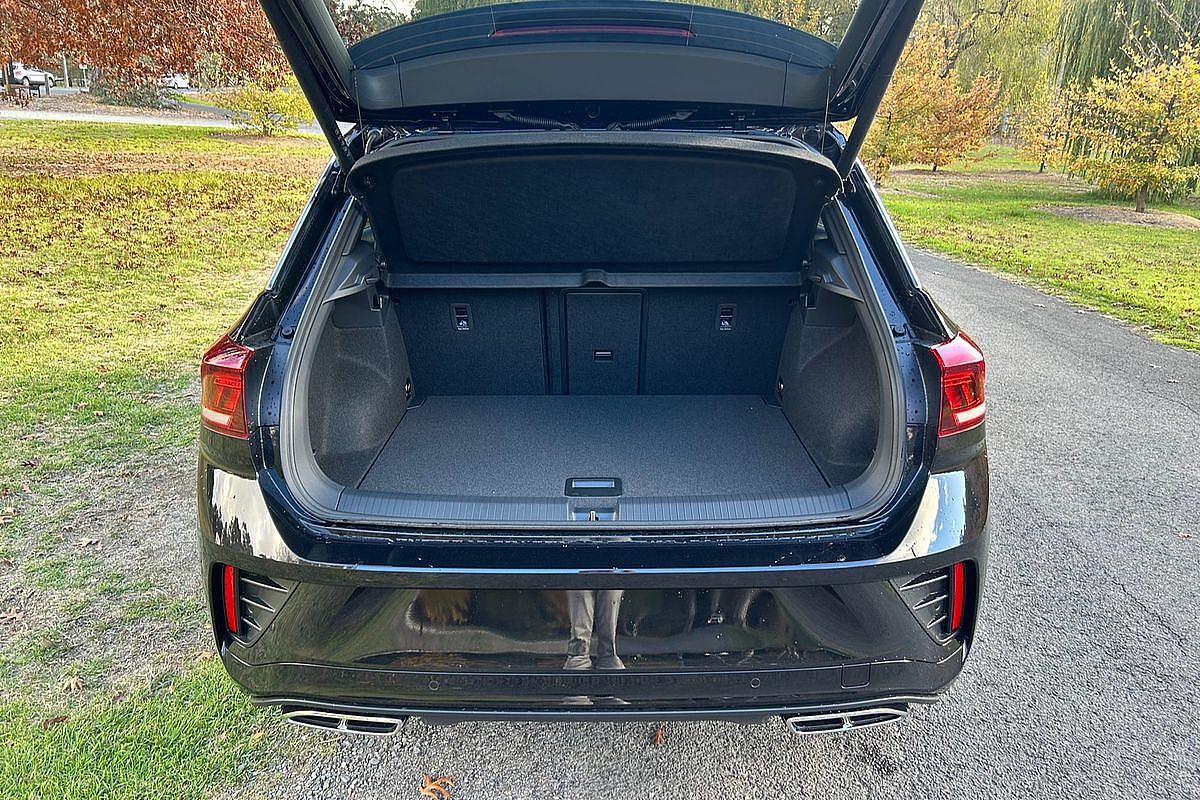 2025 Volkswagen T-Roc 140TSI R-Line D11
