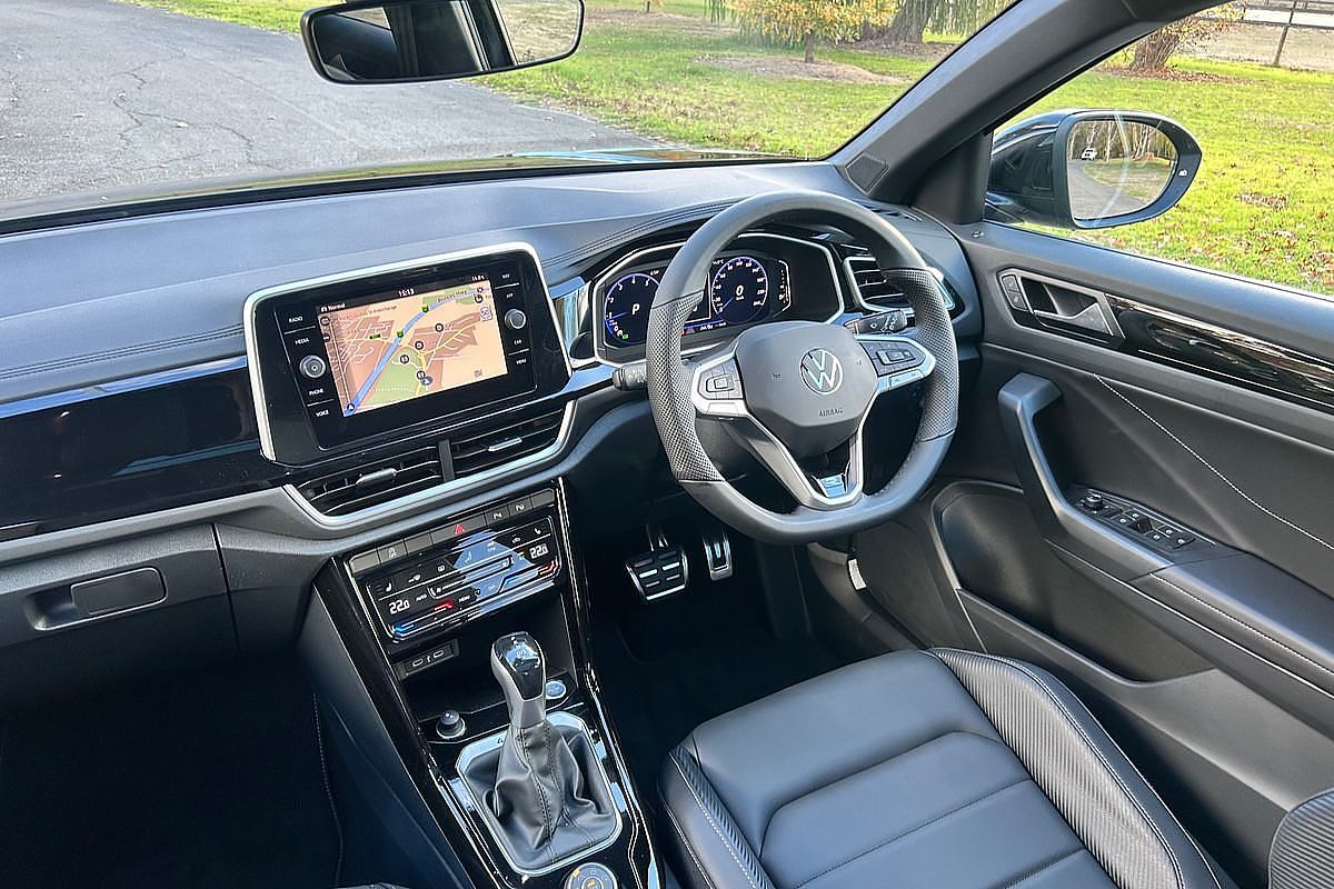 2025 Volkswagen T-Roc 140TSI R-Line D11