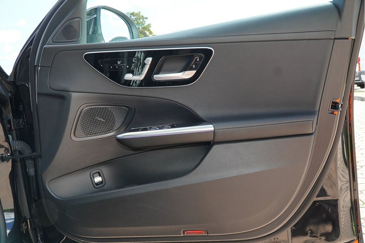 2023 Mercedes-Benz C-Class C300 W206