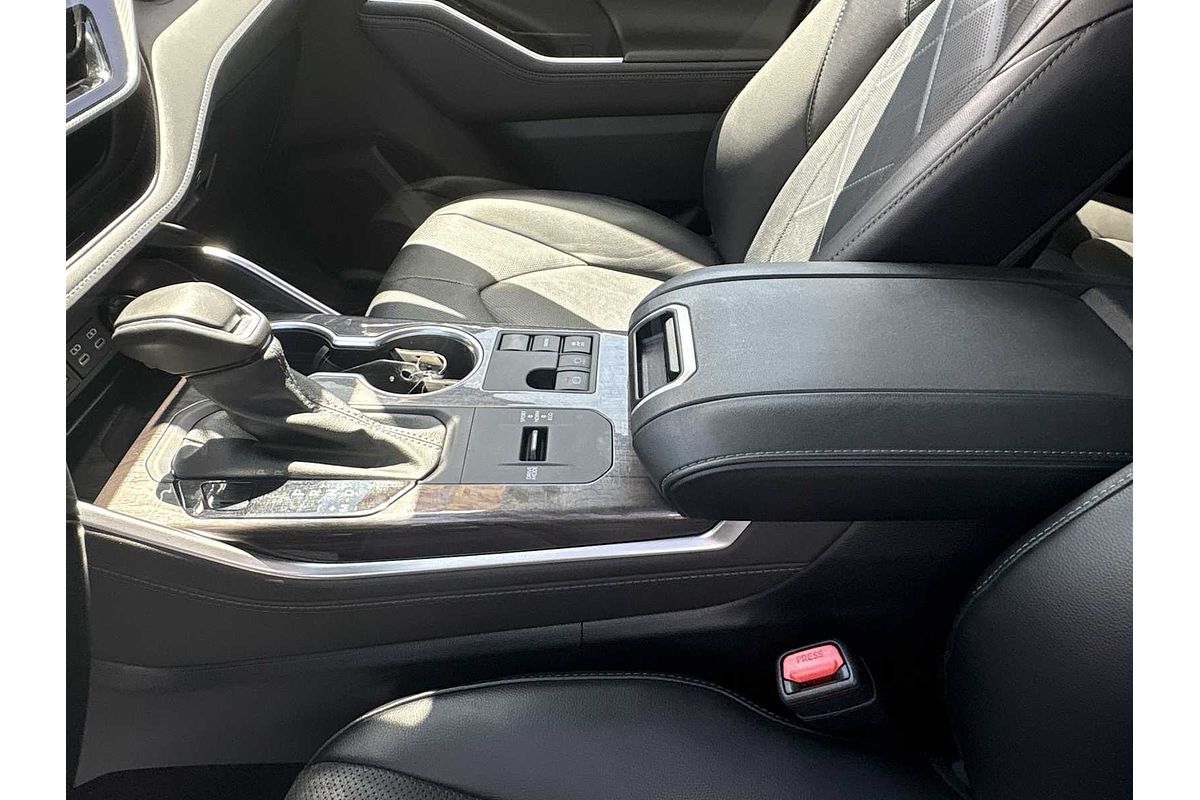 2024 Toyota Highlander Platinum