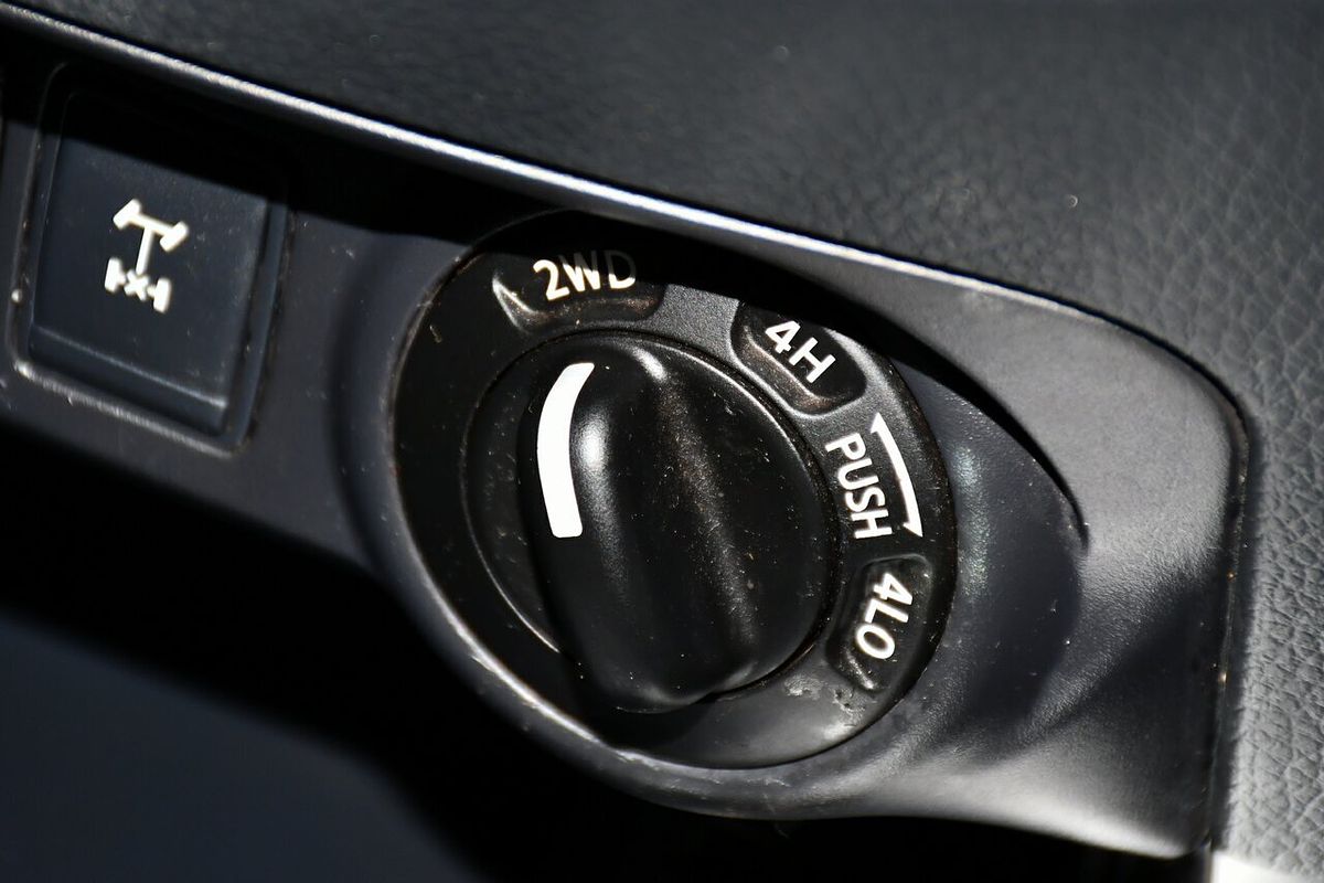 2015 Nissan Navara ST D23 4X4