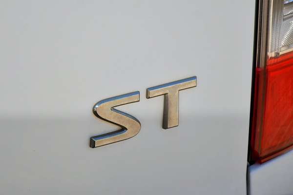 2015 Nissan Navara ST D23 4X4