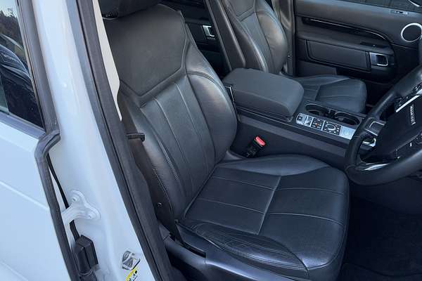 2017 Land Rover Discovery TD6 SE Series 5