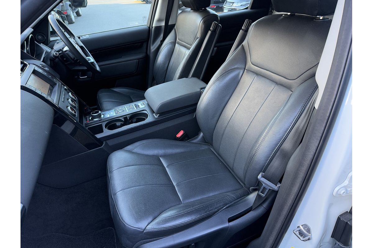 2017 Land Rover Discovery TD6 SE Series 5