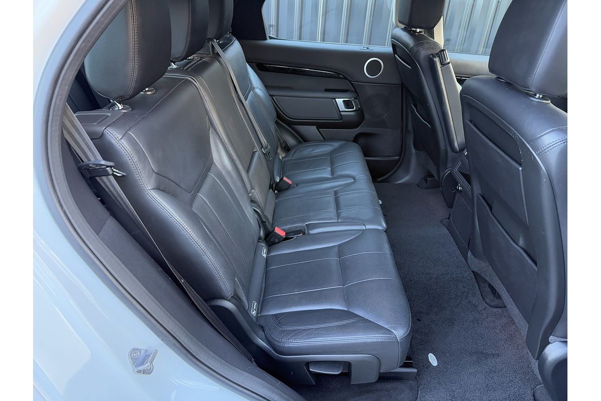 2017 Land Rover Discovery TD6 SE Series 5