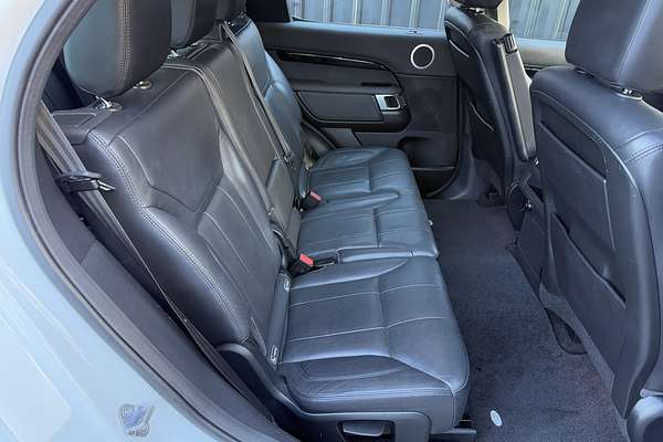 2017 Land Rover Discovery TD6 SE Series 5
