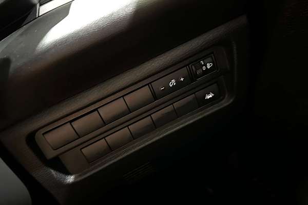 2023 Mitsubishi Outlander LS Black Edition ZM