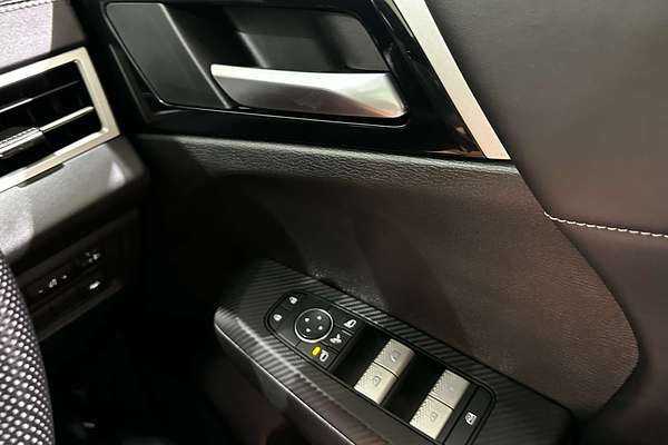 2023 Mitsubishi Outlander LS Black Edition ZM