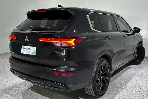 2023 Mitsubishi Outlander LS Black Edition ZM