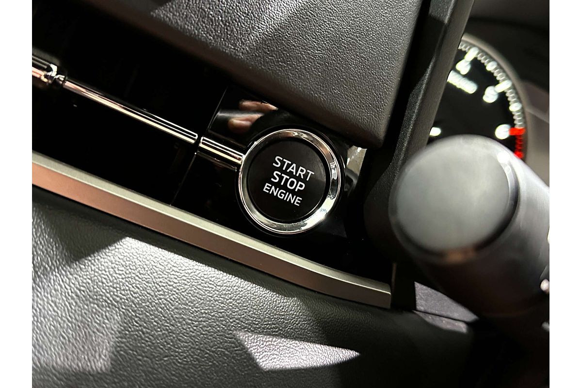 2023 Mitsubishi Outlander LS Black Edition ZM