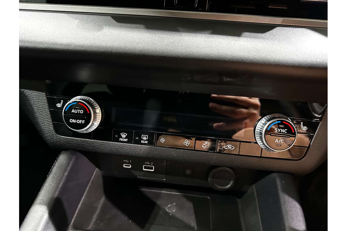 2023 Mitsubishi Outlander LS Black Edition ZM