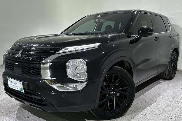 2023 Mitsubishi Outlander LS Black Edition ZM