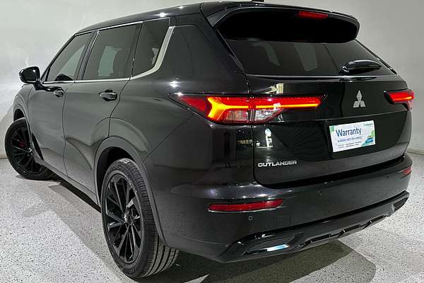 2023 Mitsubishi Outlander LS Black Edition ZM