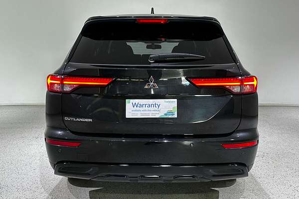 2023 Mitsubishi Outlander LS Black Edition ZM