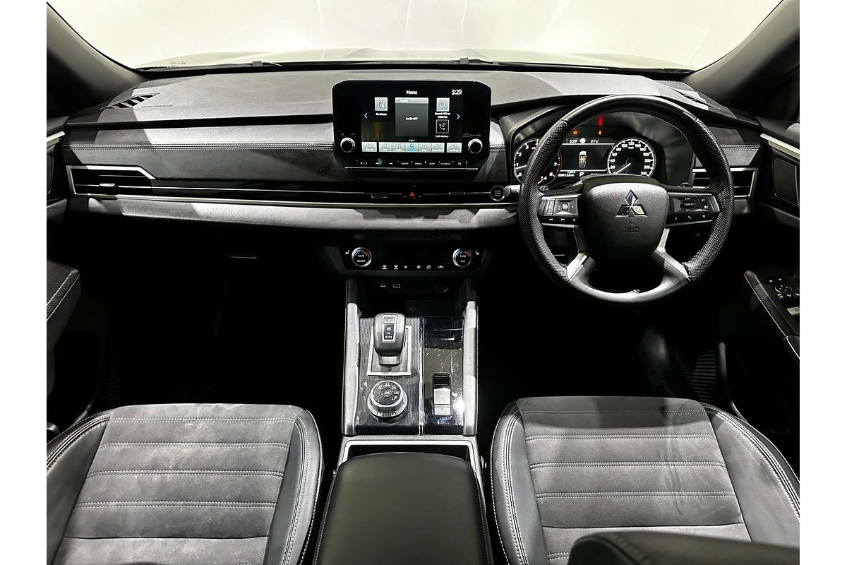 2023 Mitsubishi Outlander LS Black Edition ZM