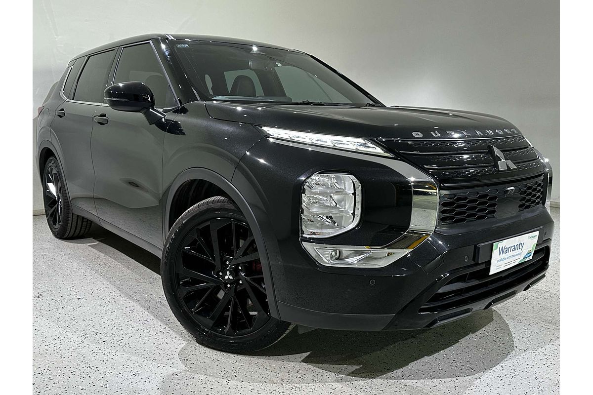 2023 Mitsubishi Outlander LS Black Edition ZM