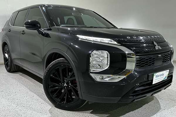 2023 Mitsubishi Outlander LS Black Edition ZM